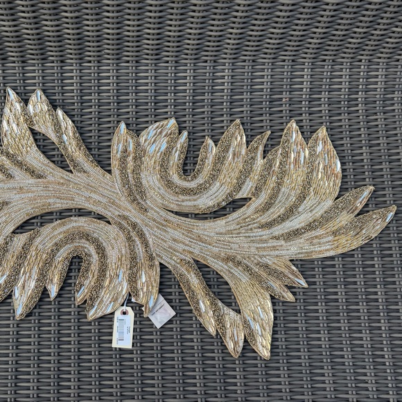 Kim Seybert Gold Leaf Swirl Table Runner - NWT - Picture 7 of 14